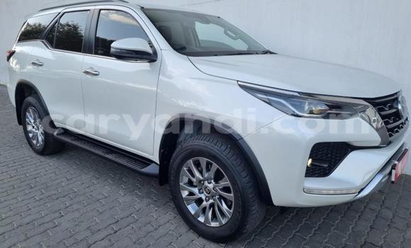 Buy Used Toyota Fortuner White Car in Lusaka in Zambia Buy Used Toyota Fortuner White Car in Lusaka in Zambia