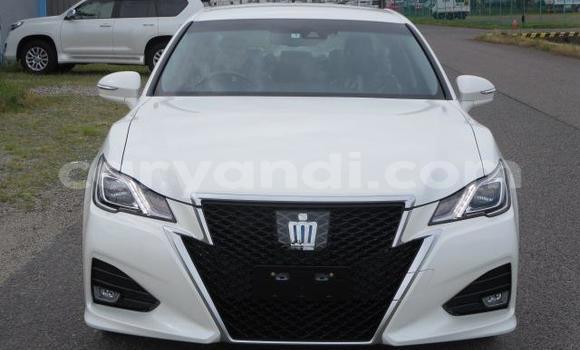 Buy Used Toyota Crown White Car in Chambishi in Copperbelt Buy Used Toyota Crown White Car in Chambishi in Copperbelt