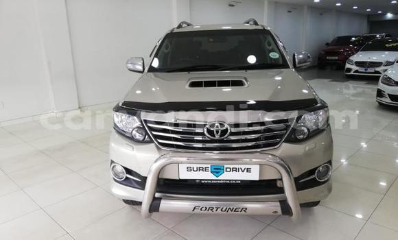 Buy Used Toyota Fortuner Silver Car in Chilanga in Lusaka Buy Used Toyota Fortuner Silver Car in Chilanga in Lusaka