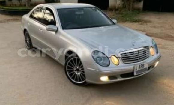 Acheter Occasion Voiture Mercedes‒Benz E–Class Gris à Lusaka, Zambie