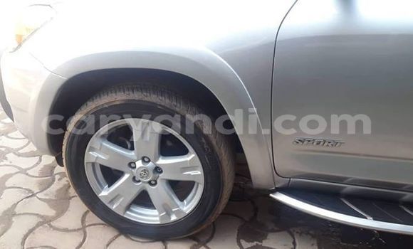 Acheter Occasion Voiture Toyota RAV4 Gris à Lusaka, Zambie Acheter Occasion Voiture Toyota RAV4 Gris à Lusaka, Zambie