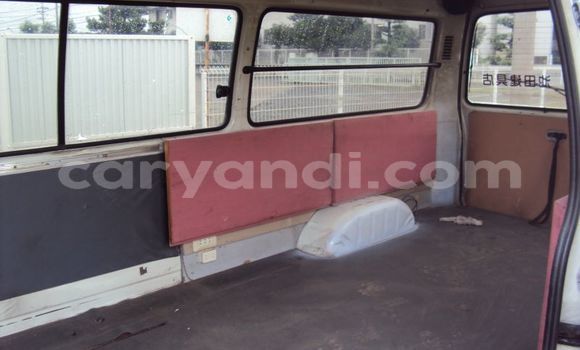 Buy Used Toyota Hiace White Car in Chilanga in Lusaka Buy Used Toyota Hiace White Car in Chilanga in Lusaka
