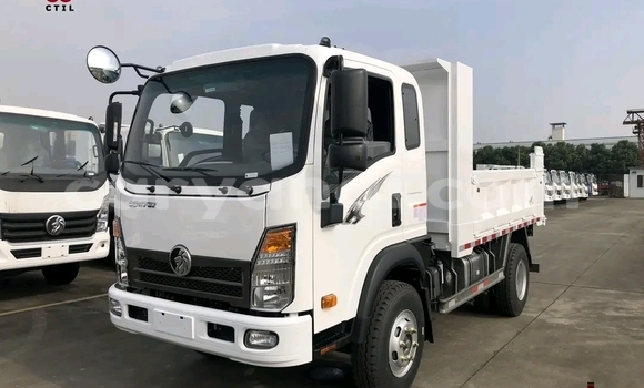 Tenga Tsaru Mitsubishi Fuso Chena Rori in Chilanga in Lusaka Tenga Tsaru Mitsubishi Fuso Chena Rori in Chilanga in Lusaka