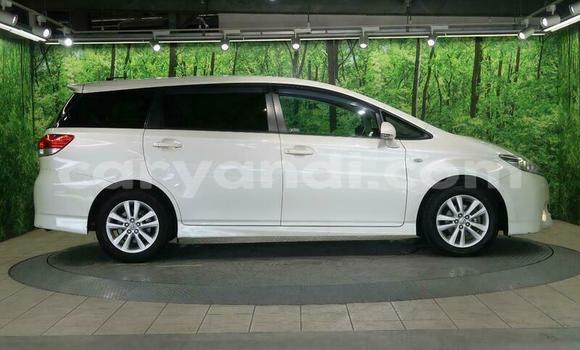 Acheter Occasion Voiture Toyota Wish Blanc à Chilanga, Lusaka
