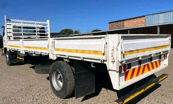 Tenga Tsaru Mitsubishi Canter Chena Rori in Chilanga in Lusaka Tenga Tsaru Mitsubishi Canter Chena Rori in Chilanga in Lusaka
