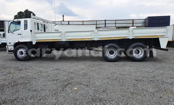 Buy Used Mitsubishi Fuso White Truck in Chilanga in Lusaka