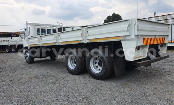 Acheter Occasion Utilitaire Mitsubishi Fuso Blanc à Chilanga, Lusaka Acheter Occasion Utilitaire Mitsubishi Fuso Blanc à Chilanga, Lusaka