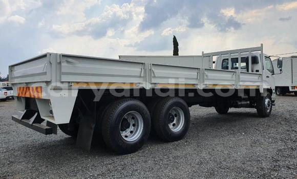 Acheter Occasion Utilitaire Mitsubishi Fuso Blanc à Chilanga, Lusaka Acheter Occasion Utilitaire Mitsubishi Fuso Blanc à Chilanga, Lusaka