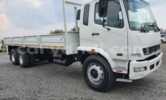 Acheter Occasion Utilitaire Mitsubishi Fuso Blanc à Chilanga, Lusaka Acheter Occasion Utilitaire Mitsubishi Fuso Blanc à Chilanga, Lusaka