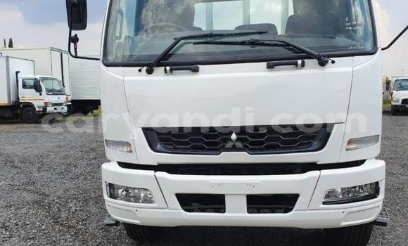 Acheter Occasion Utilitaire Mitsubishi Fuso Blanc à Chilanga, Lusaka Acheter Occasion Utilitaire Mitsubishi Fuso Blanc à Chilanga, Lusaka