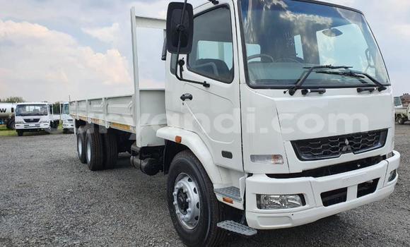 Acheter Occasion Utilitaire Mitsubishi Fuso Blanc à Chilanga, Lusaka Acheter Occasion Utilitaire Mitsubishi Fuso Blanc à Chilanga, Lusaka