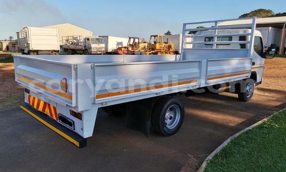 Buy Used Mitsubishi Fuso White Truck in Chilanga in Lusaka