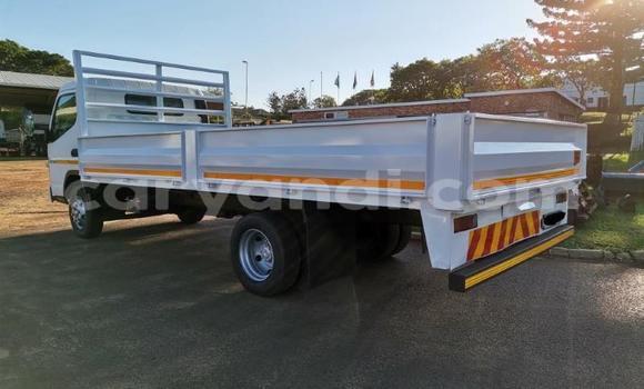 Tenga Tsaru Mitsubishi Fuso Chena Rori in Chilanga in Lusaka Tenga Tsaru Mitsubishi Fuso Chena Rori in Chilanga in Lusaka