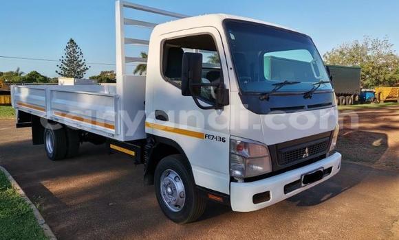 Tenga Tsaru Mitsubishi Fuso Chena Rori in Chilanga in Lusaka Tenga Tsaru Mitsubishi Fuso Chena Rori in Chilanga in Lusaka