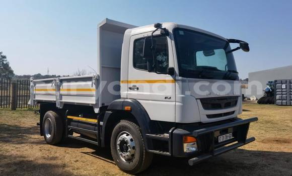 Nunua Ilio tumika Mitsubishi Fuso Nyeupe Lori ndani ya Chilanga nchini Lusaka Nunua Ilio tumika Mitsubishi Fuso Nyeupe Lori ndani ya Chilanga nchini Lusaka