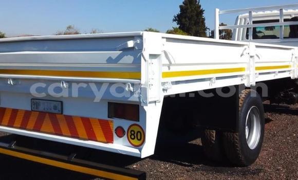 Nunua Ilio tumika Mitsubishi Fuso Nyeupe Lori ndani ya Chilanga nchini Lusaka Nunua Ilio tumika Mitsubishi Fuso Nyeupe Lori ndani ya Chilanga nchini Lusaka