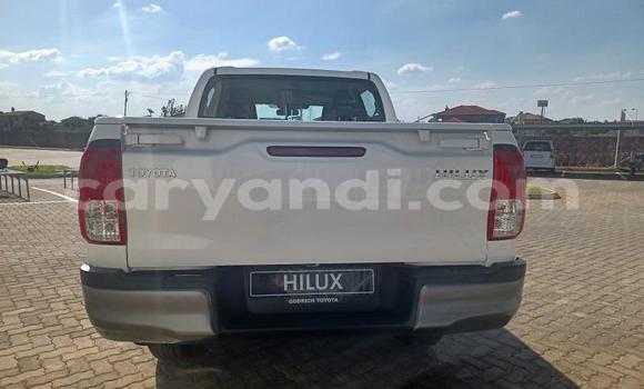 Tenga Tsaru Toyota Hilux Chena Mota in Chilanga in Lusaka Tenga Tsaru Toyota Hilux Chena Mota in Chilanga in Lusaka