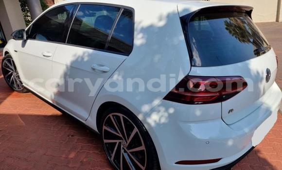 Acheter Occasion Voiture Volkswagen Golf R Blanc à Chingola, Zambie