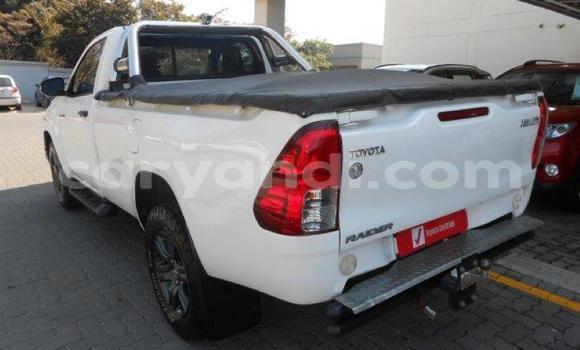 Tenga Tsaru Toyota Hilux Chena Mota in Chililabombwe in Copperbelt Tenga Tsaru Toyota Hilux Chena Mota in Chililabombwe in Copperbelt