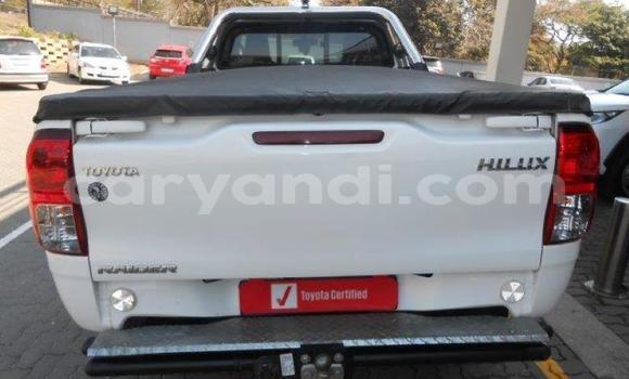 Tenga Tsaru Toyota Hilux Chena Mota in Chililabombwe in Copperbelt Tenga Tsaru Toyota Hilux Chena Mota in Chililabombwe in Copperbelt