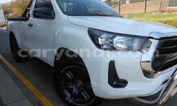 Tenga Tsaru Toyota Hilux Chena Mota in Chililabombwe in Copperbelt Tenga Tsaru Toyota Hilux Chena Mota in Chililabombwe in Copperbelt