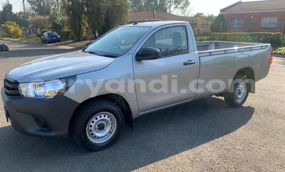 Nunua Ilio tumika Toyota Hilux Fedha Gari ndani ya Chilanga nchini Lusaka