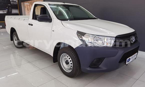 Nunua Ilio tumika Toyota Hilux Nyeupe Gari ndani ya Chingola nchini Zambia Nunua Ilio tumika Toyota Hilux Nyeupe Gari ndani ya Chingola nchini Zambia