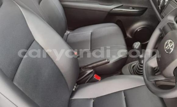 Nunua Ilio tumika Toyota Hilux Nyeupe Gari ndani ya Chingola nchini Zambia Nunua Ilio tumika Toyota Hilux Nyeupe Gari ndani ya Chingola nchini Zambia