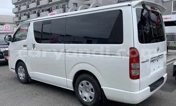 Buy Used Toyota Hiace White Car in Chingola in Zambia Buy Used Toyota Hiace White Car in Chingola in Zambia