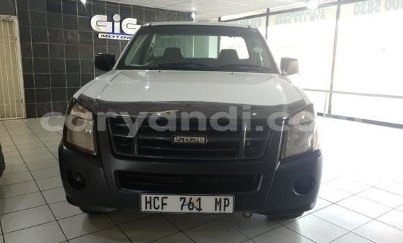 Buy Used Isuzu KB White Car in Chilanga in Lusaka Buy Used Isuzu KB White Car in Chilanga in Lusaka