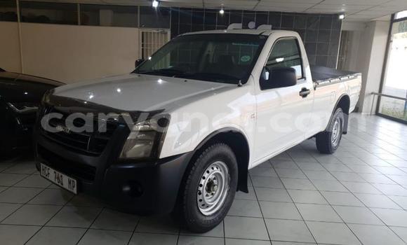 Buy Used Isuzu KB White Car in Chilanga in Lusaka Buy Used Isuzu KB White Car in Chilanga in Lusaka