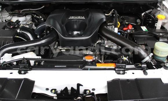 Acheter Occasion Voiture Isuzu KB Blanc à Chingola, Zambie Acheter Occasion Voiture Isuzu KB Blanc à Chingola, Zambie