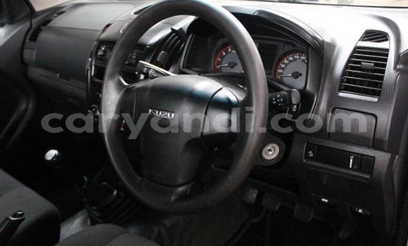 Acheter Occasion Voiture Isuzu KB Blanc à Chingola, Zambie Acheter Occasion Voiture Isuzu KB Blanc à Chingola, Zambie