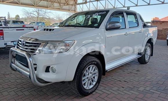 Nunua Ilio tumika Toyota Hilux Nyeupe Gari ndani ya Chingola nchini Zambia Nunua Ilio tumika Toyota Hilux Nyeupe Gari ndani ya Chingola nchini Zambia