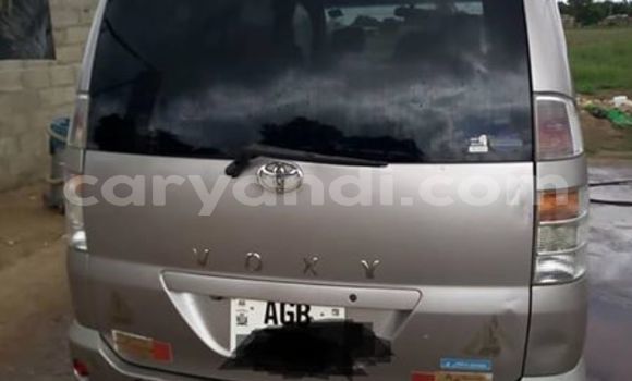 Acheter Occasion Voiture Toyota Noah Gris à Lusaka, Zambie Acheter Occasion Voiture Toyota Noah Gris à Lusaka, Zambie