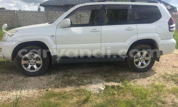Acheter Occasion Voiture Toyota Land Cruiser Prado Blanc à Lusaka, Zambie Acheter Occasion Voiture Toyota Land Cruiser Prado Blanc à Lusaka, Zambie