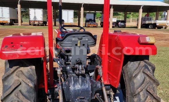 Tenga Tsaru Genesis G70 Tsvuku Mota in Chingola in Zambia Tenga Tsaru Genesis G70 Tsvuku Mota in Chingola in Zambia