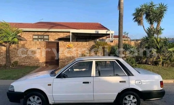 Acheter Occasion Voiture Mazda 323 Blanc à Lusaka, Zambie Acheter Occasion Voiture Mazda 323 Blanc à Lusaka, Zambie