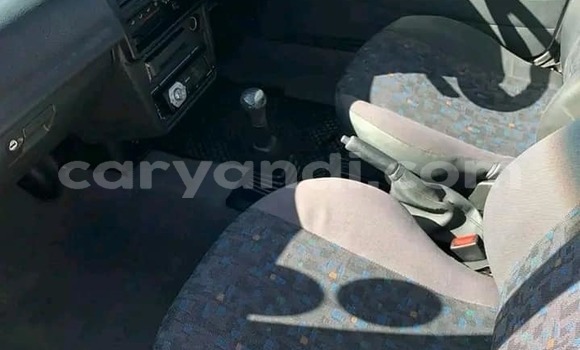 Acheter Occasion Voiture Mazda 323 Blanc à Lusaka, Zambie Acheter Occasion Voiture Mazda 323 Blanc à Lusaka, Zambie