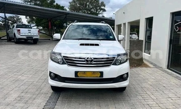 Acheter Occasion Voiture Toyota Fortuner Blanc à Lusaka, Zambie Acheter Occasion Voiture Toyota Fortuner Blanc à Lusaka, Zambie
