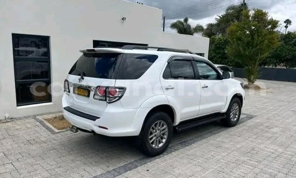 Acheter Occasion Voiture Toyota Fortuner Blanc à Lusaka, Zambie Acheter Occasion Voiture Toyota Fortuner Blanc à Lusaka, Zambie