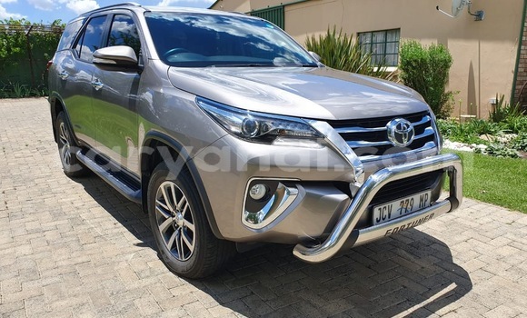 Tenga Tsaru Toyota Hilux Sirivha Mota in Chilanga in Lusaka Tenga Tsaru Toyota Hilux Sirivha Mota in Chilanga in Lusaka