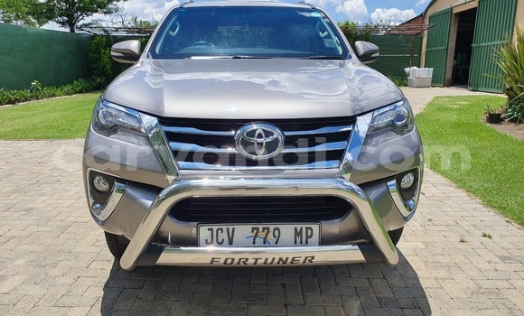 Tenga Tsaru Toyota Hilux Sirivha Mota in Chilanga in Lusaka Tenga Tsaru Toyota Hilux Sirivha Mota in Chilanga in Lusaka