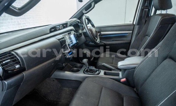 Buy Used Toyota Hilux White Car in Chilanga in Lusaka Buy Used Toyota Hilux White Car in Chilanga in Lusaka