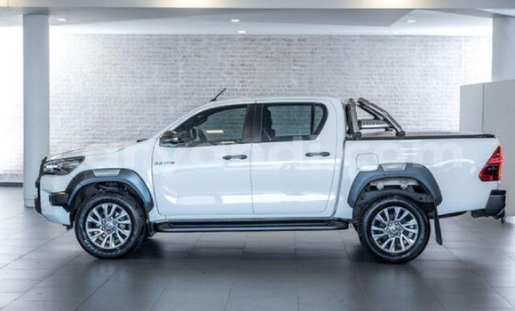Buy Used Toyota Hilux White Car in Chilanga in Lusaka Buy Used Toyota Hilux White Car in Chilanga in Lusaka