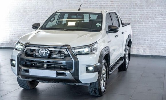 Buy Used Toyota Hilux White Car in Chilanga in Lusaka Buy Used Toyota Hilux White Car in Chilanga in Lusaka