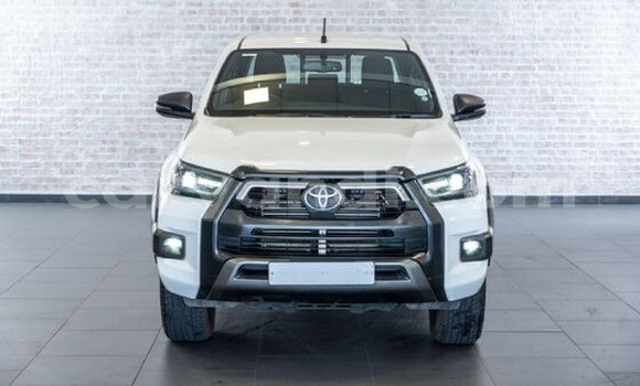 Buy Used Toyota Hilux White Car in Chilanga in Lusaka Buy Used Toyota Hilux White Car in Chilanga in Lusaka
