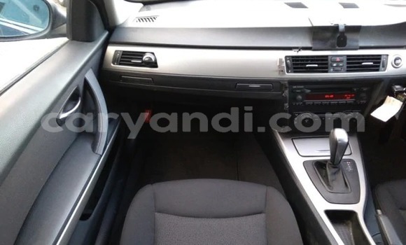 Acheter Import Voiture BMW 3–Series Noir à Lusaka, Zambie Acheter Import Voiture BMW 3–Series Noir à Lusaka, Zambie