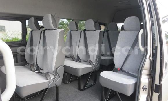 Nunua Ilio tumika Toyota Hiace Nyingine Gari ndani ya Chilanga nchini Lusaka Nunua Ilio tumika Toyota Hiace Nyingine Gari ndani ya Chilanga nchini Lusaka