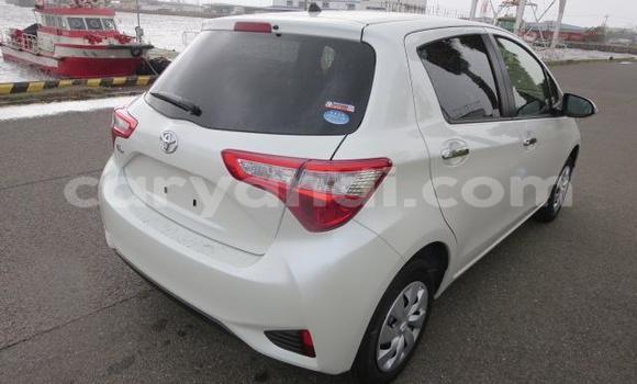Acheter Occasion Voiture Toyota Vitz Blanc à Kafue, Lusaka Acheter Occasion Voiture Toyota Vitz Blanc à Kafue, Lusaka